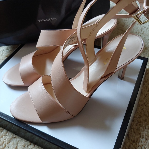 Nine West Shoes - *SOLD* Nine West Tan Leather Sandal